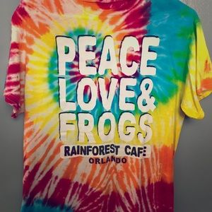 ✨Peace love & frogs tee